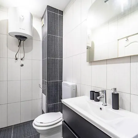 Gorgeous In With Kitchen Apartment